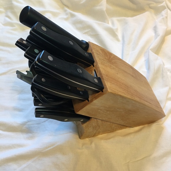 Chicago Cutlery Metropolitan High-Carbon Blade Block Knife Set (15-Piece) - Picture 2 of 14